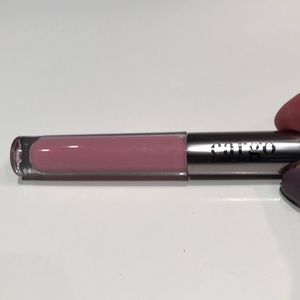 Cargo essential lip gloss in Stockholm